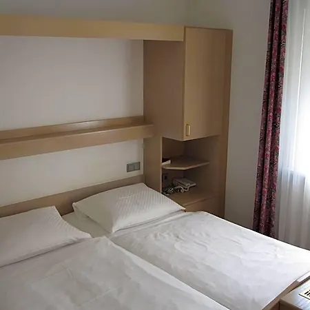 Maifelder Hof 3*