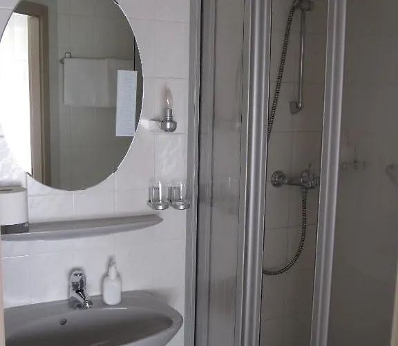 Maifelder Hof ホテル マイエン